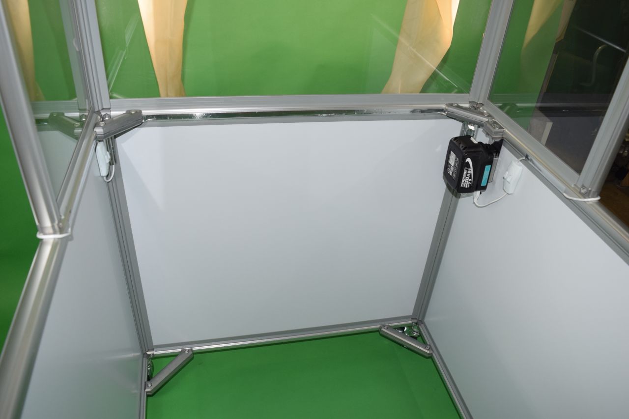 飛沫飛散シールド